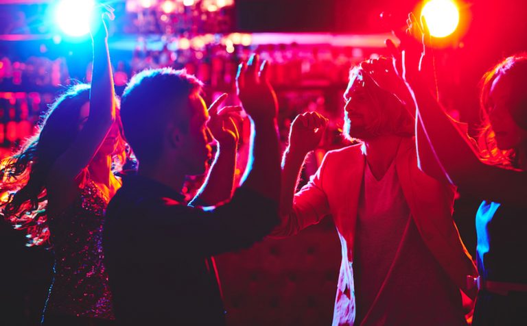 4 Tips to Survive Your High School’s Homecoming Dance