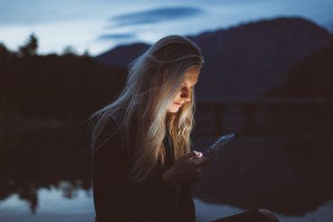 IntrovertDear.com extrovert friend can't answer text