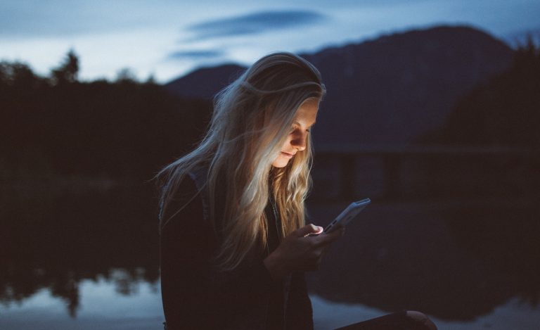 Dear Extrovert: Why This Introvert Can’t Answer Your Text Right Now