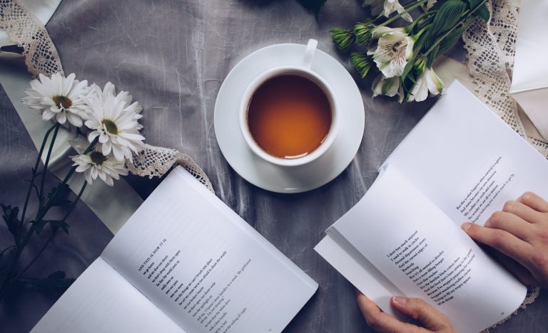 Why Introverts Love Reading (And Shouldn’t Stop, According to Science)