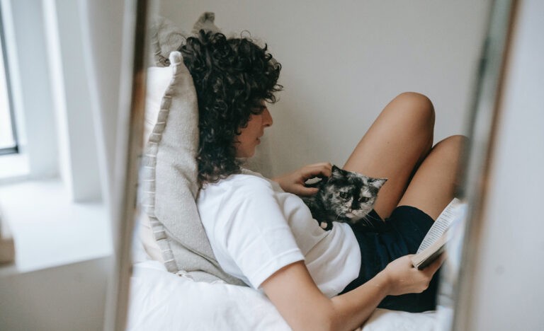 6 Things My Cat Taught Me About Being an Introvert