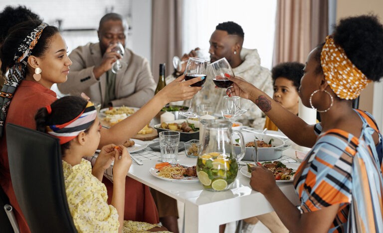 5 Tips for Surviving Your Extroverted In-Laws as an Introvert